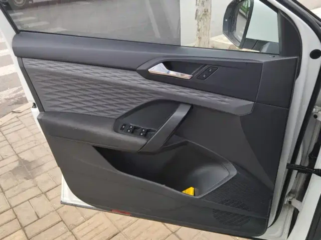 Volkswagen Tharu — Фото автомобиля 7