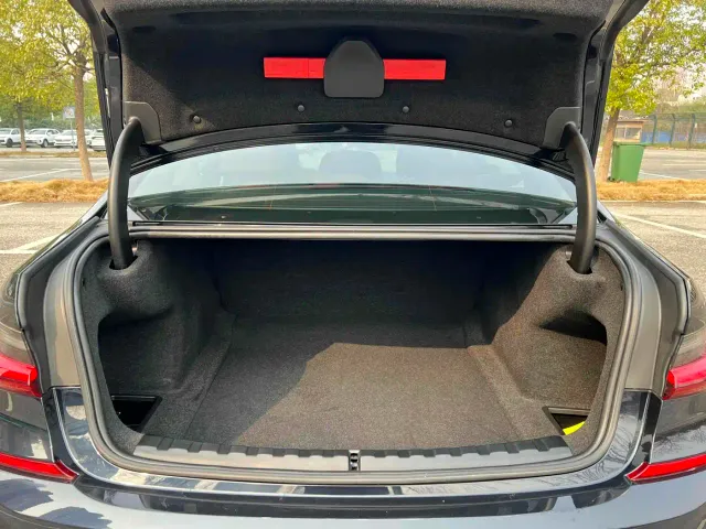 BMW 3 Series — Фото автомобиля 16