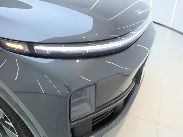 Li Auto L7 — Фото автомобиля 22