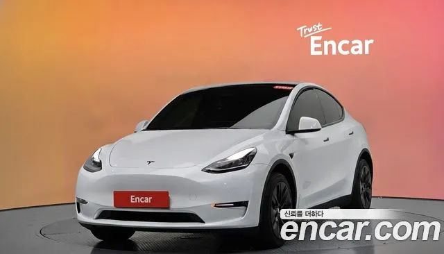 Фотография автомобиля — Tesla Model Y