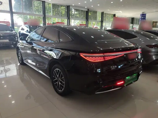 BYD Seal 07 DM-i — Фото автомобиля 4