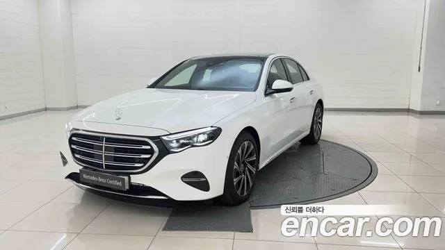 Фотография автомобиля — Mercedes-Benz E-Class