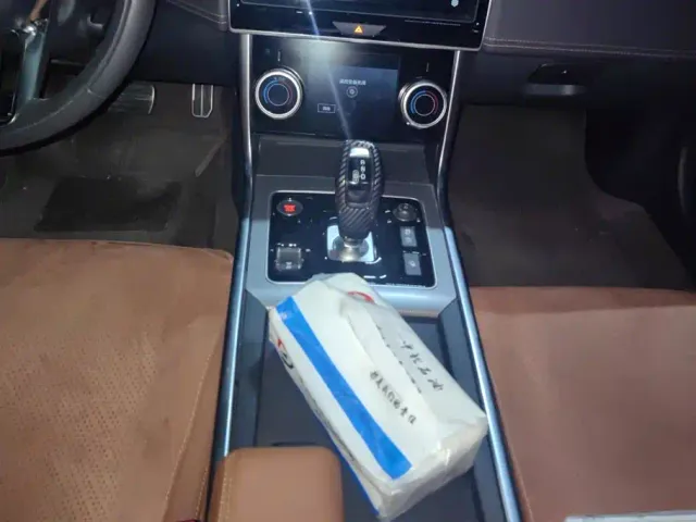 Jaguar XEL — Фото автомобиля 16