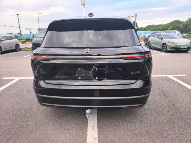 Nio ES8 — Фото автомобиля 5