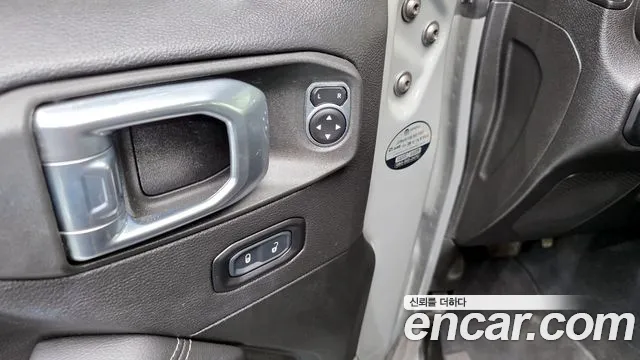 Jeep Wrangler Wrangler (JL) 2.0 Overland 4 двери — Фото автомобиля 25