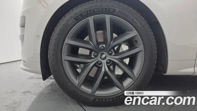 Land Rover Range Rover Sport — Фото автомобиля 9