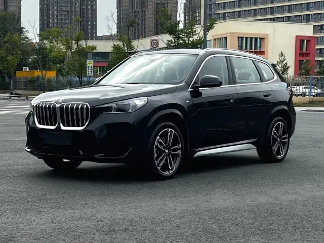 Фотография автомобиля — BMW X1