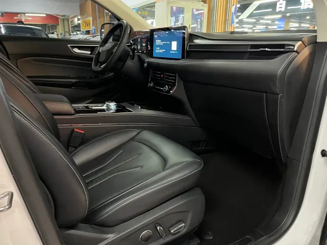 Ford Edge — Фото автомобиля 14