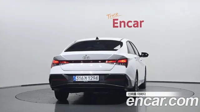 Hyundai Avante CN7 — Фото автомобиля 4