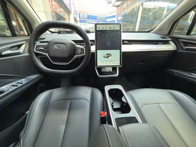 Nezha Auto Nezha V 2022 Trend 400 Lite — Фото автомобиля 6