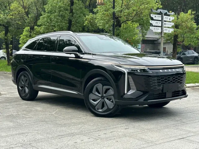 Exeed RX — Фото автомобиля 3