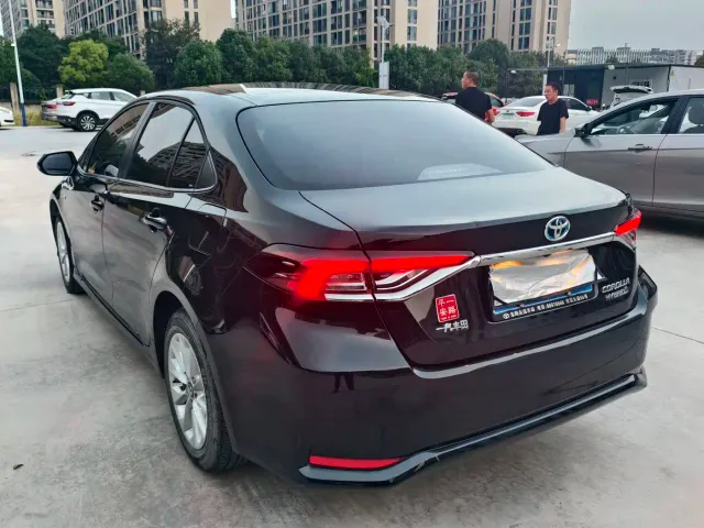 Toyota Corolla — Фото автомобиля 5