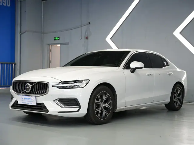 Фотография автомобиля — Volvo S60