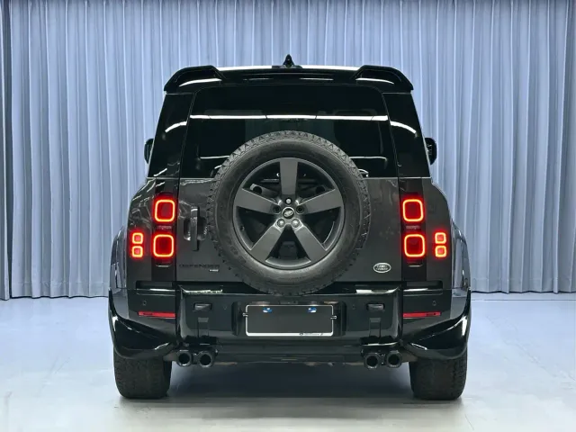 Land Rover Defender — Фото автомобиля 5