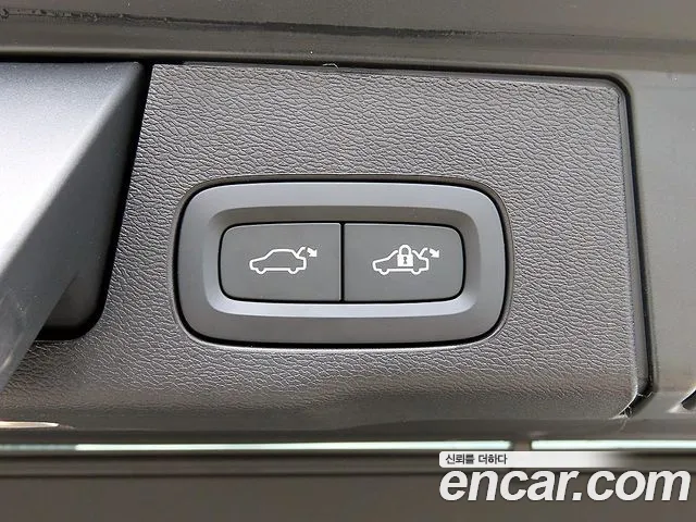 Вольво XC60 — Фото автомобиля 18