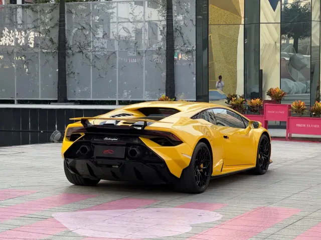Lamborghini Huracan — Фото автомобиля 5