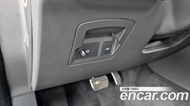 Land Rover Range Rover Velar — Фото автомобиля 30