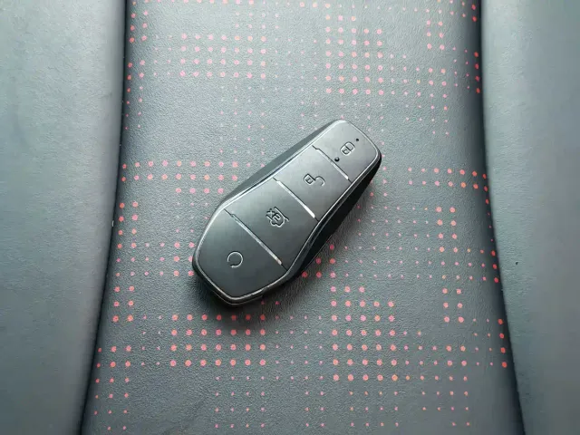 BYD e2 — Фото автомобиля 18