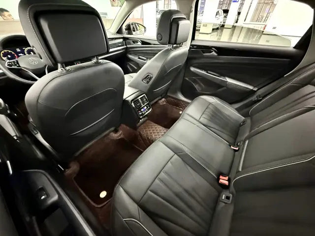 Volkswagen Passat — Фото автомобиля 8