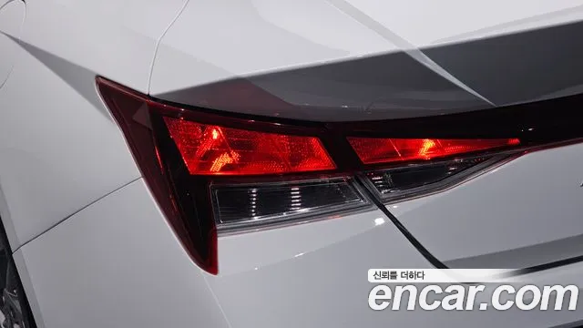 Hyundai Avante CN7 — Фото автомобиля 8