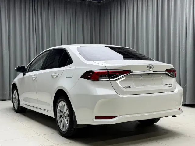 Toyota Corolla — Фото автомобиля 6