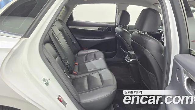 Hyundai Grandeur Новый Grandeur IG — Фото автомобиля 17