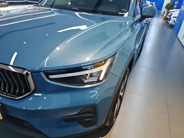 Volvo XC40 — Фото автомобиля 23