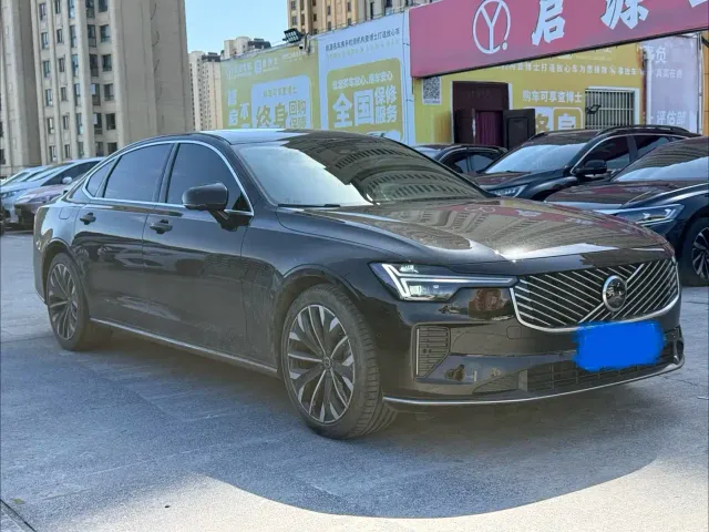 Volvo S90 — Фото автомобиля 3