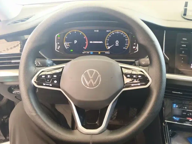 Volkswagen Passat — Фото автомобиля 10