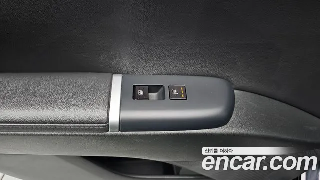 Hyundai Grandeur Grandeur (GN7) 2.5 Бензин 2WD — Фото автомобиля 19