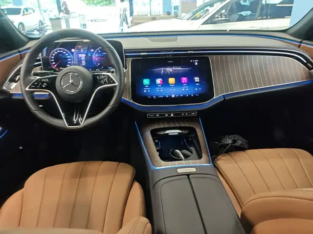 Mercedes-Benz E-Class — Фото автомобиля 9