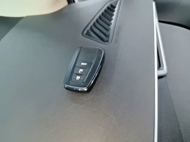 Toyota Corolla — Фото автомобиля 8
