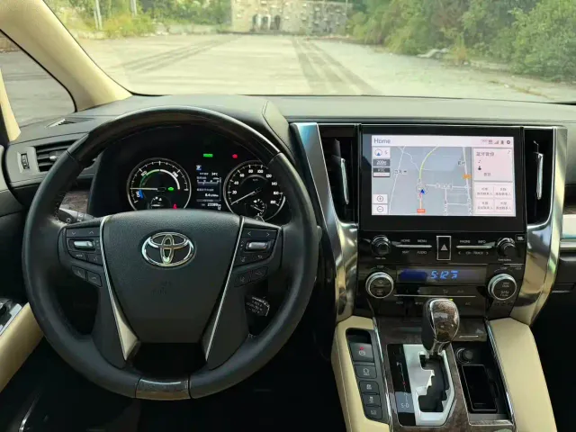 Toyota Vellfire — Фото автомобиля 13