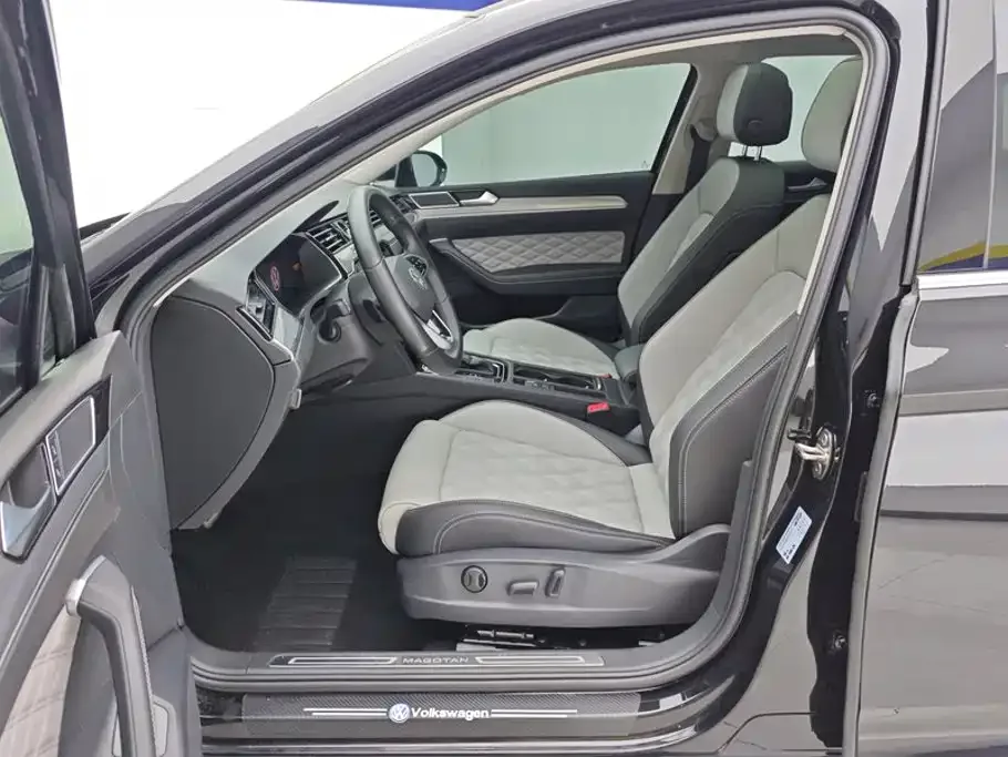 Volkswagen Magotan 2023 2 Million Units Anniversary Edition 330TSI DSG Leading Type — Фото автомобиля 9