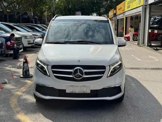 Фотография автомобиля — Mercedes-Benz V-Class