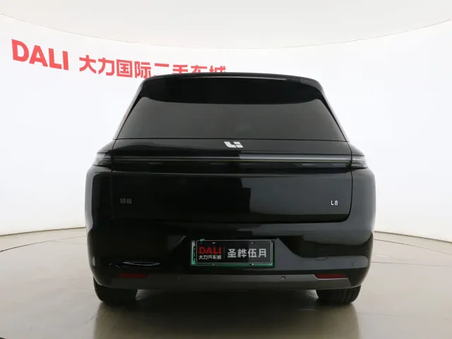 Li Auto L8 — Фото автомобиля 14