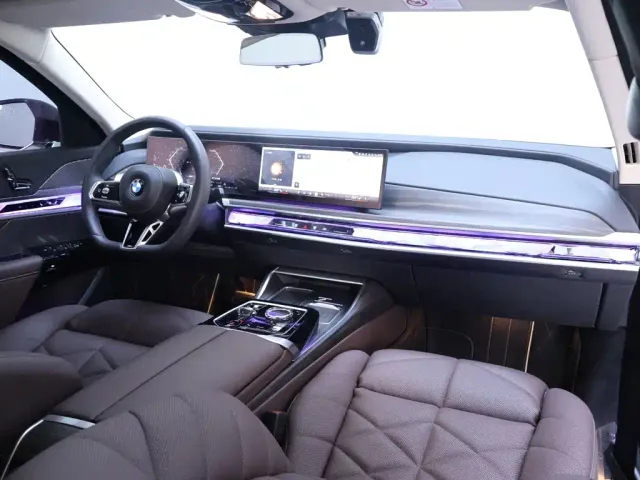 BMW 7 Series — Фото автомобиля 20