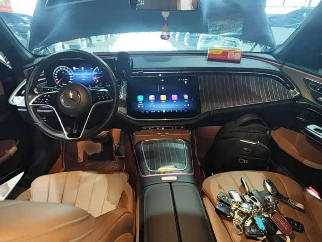 Mercedes-Benz E-Class — Фото автомобиля 5