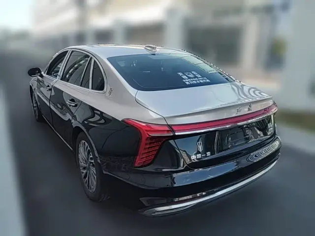 Hongqi H5 — Фото автомобиля 6