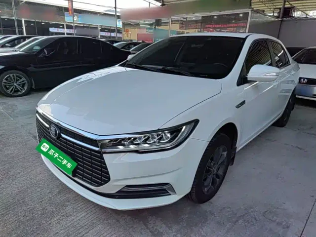 Фотография автомобиля — BYD Qin