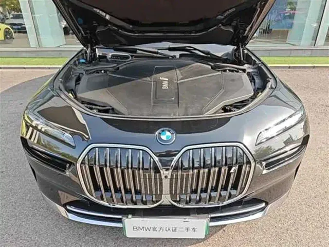 BMW i7 — Фото автомобиля 8
