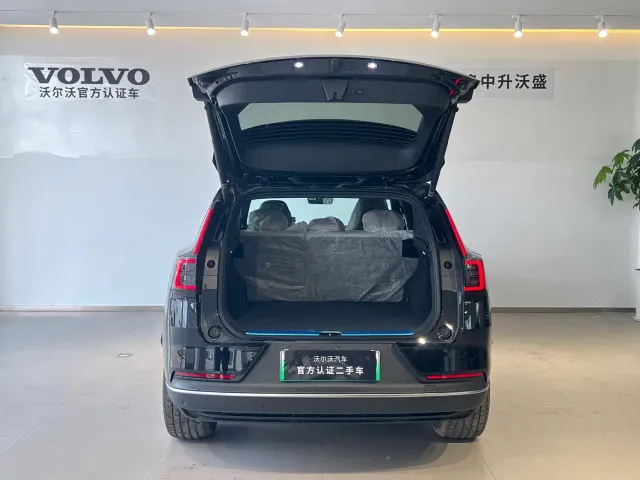 Volvo XC70 Plug-in Hybrid — Фото автомобиля 6