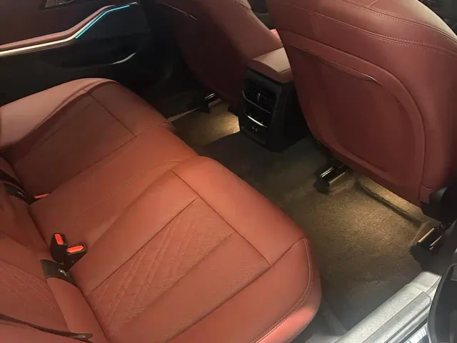 BMW 3 Series — Фото автомобиля 8