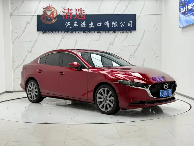 Mazda Axela — Фото автомобиля 3
