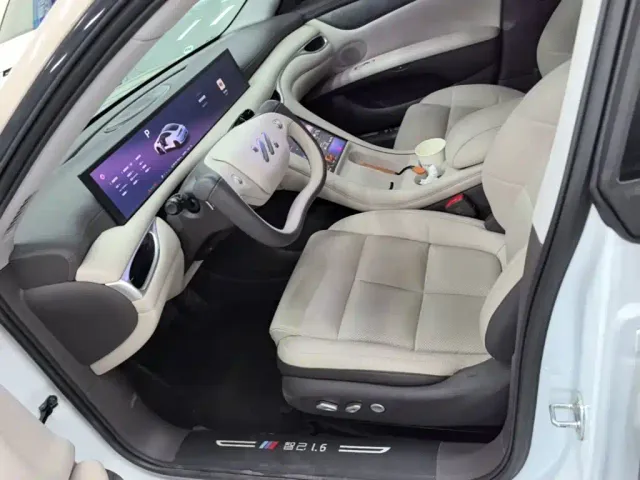 IM Motors L6 — Фото автомобиля 14