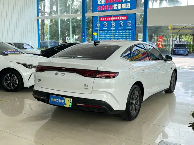 BYD Qin L — Фото автомобиля 12