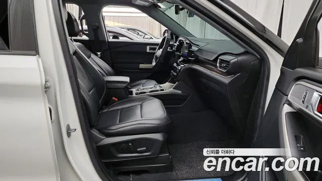 Ford Explorer — Фото автомобиля 9