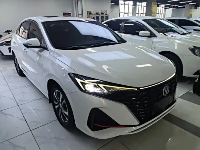 Changan Eado — Фото автомобиля 3