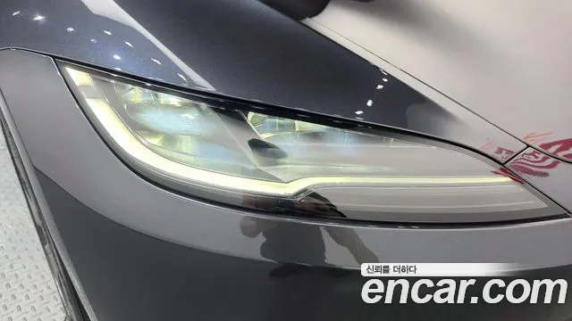 Tesla Model 3 — Фото автомобиля 21