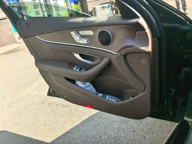 Mercedes-Benz E-Class — Фото автомобиля 7